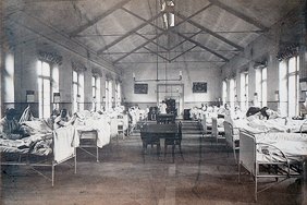 Krankensaal der Chirurgie um 1900. Foto: StBA Erlangen-Nürnberg