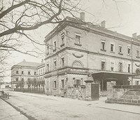 Krankenhausgebäude in der Universitätsstraße. Staaatliches Bauamt Erlangen-Nürnberg